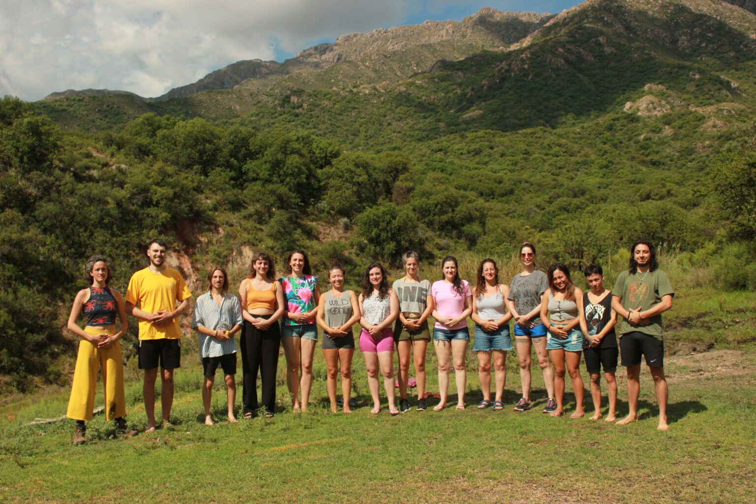 Grupo de practicantes de CultivoInterno en el monte